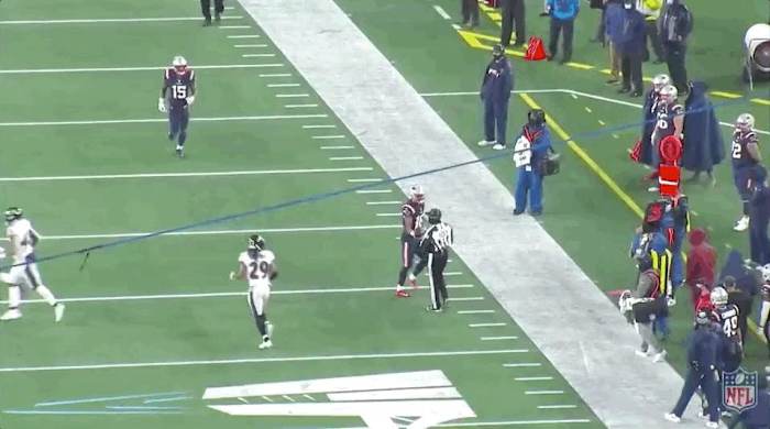 1ST & 10 @ Baltimore 41-yard line (01:22 remaining in 2nd quarter)